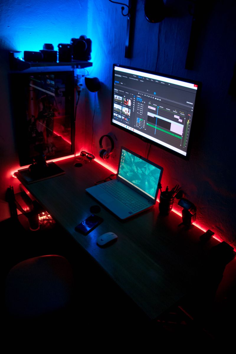 Govee Glide Wall Light Review: The Best RGB Lighting for Streamers and Gamers