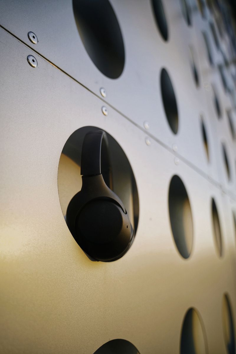 Sony WH-1000XM6 Review: The Noise-Cancelling King is Back